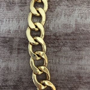 H&M Jewelry - H&M Gold Chain Necklace H&M Jewelry - H&M Gold Chain Necklace